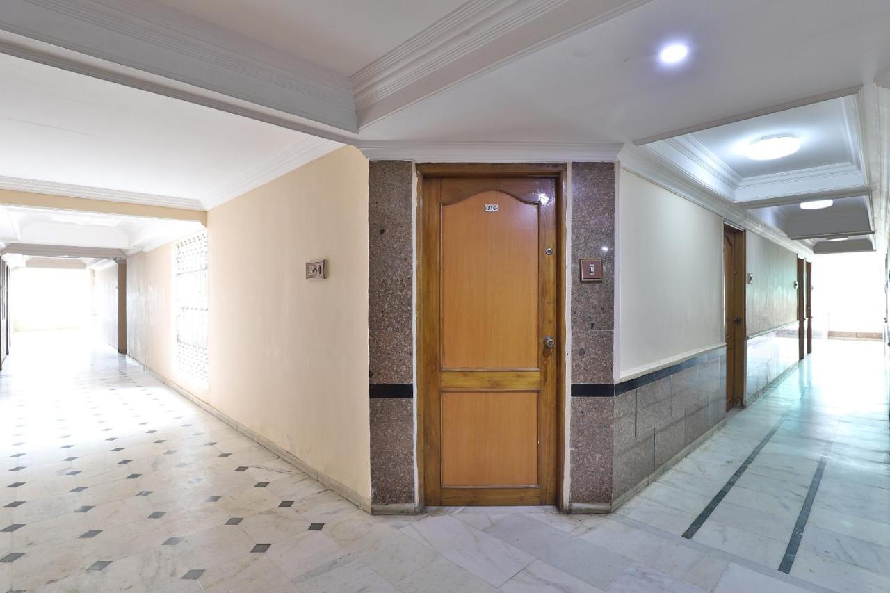 Spot On Hotel Decent Anand Ngoại thất bức ảnh