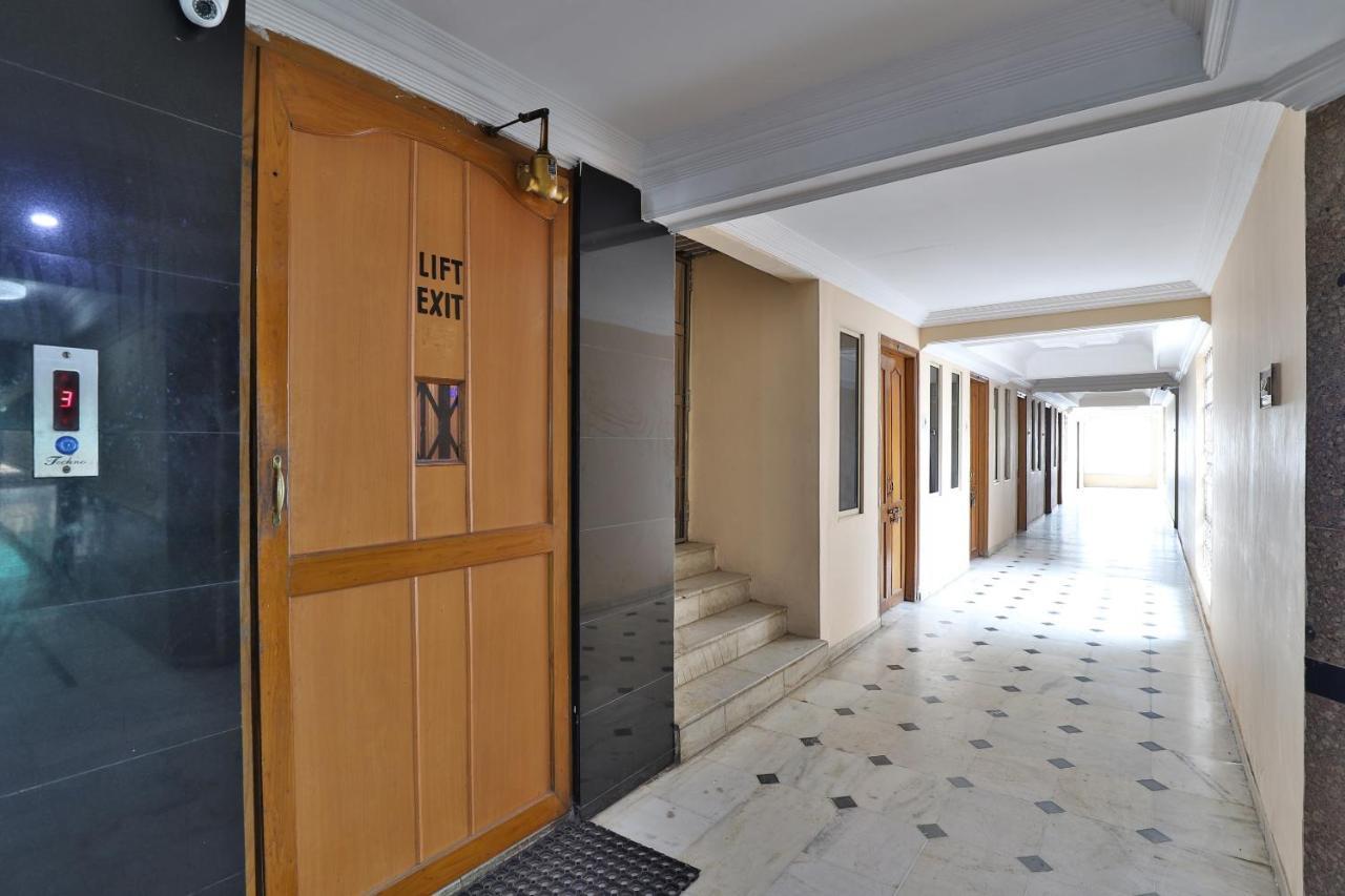 Spot On Hotel Decent Anand Ngoại thất bức ảnh