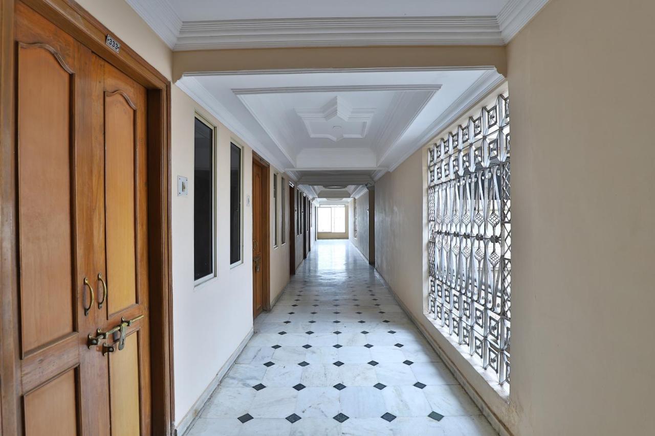 Spot On Hotel Decent Anand Ngoại thất bức ảnh