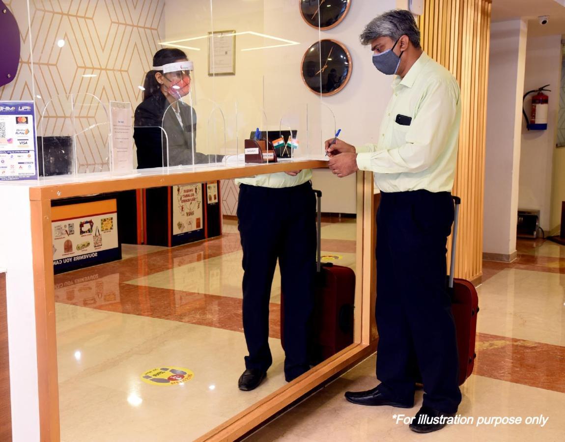 Spot On Hotel Decent Anand Ngoại thất bức ảnh
