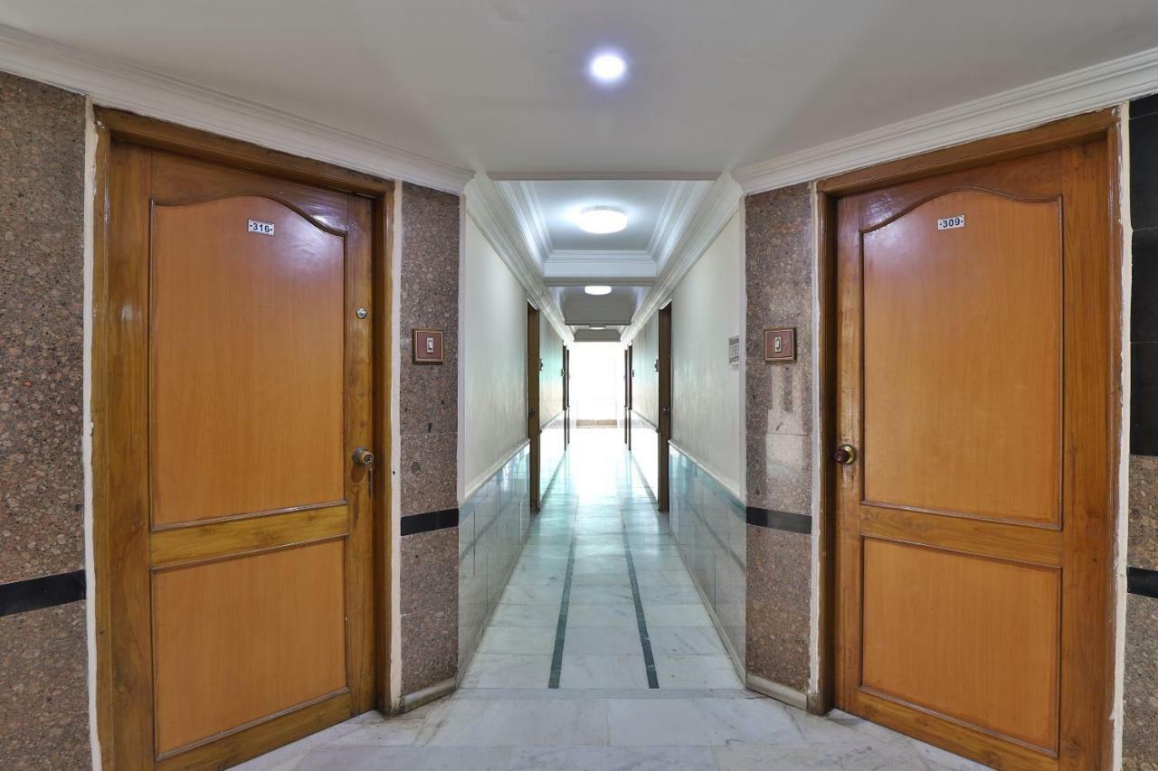 Spot On Hotel Decent Anand Ngoại thất bức ảnh